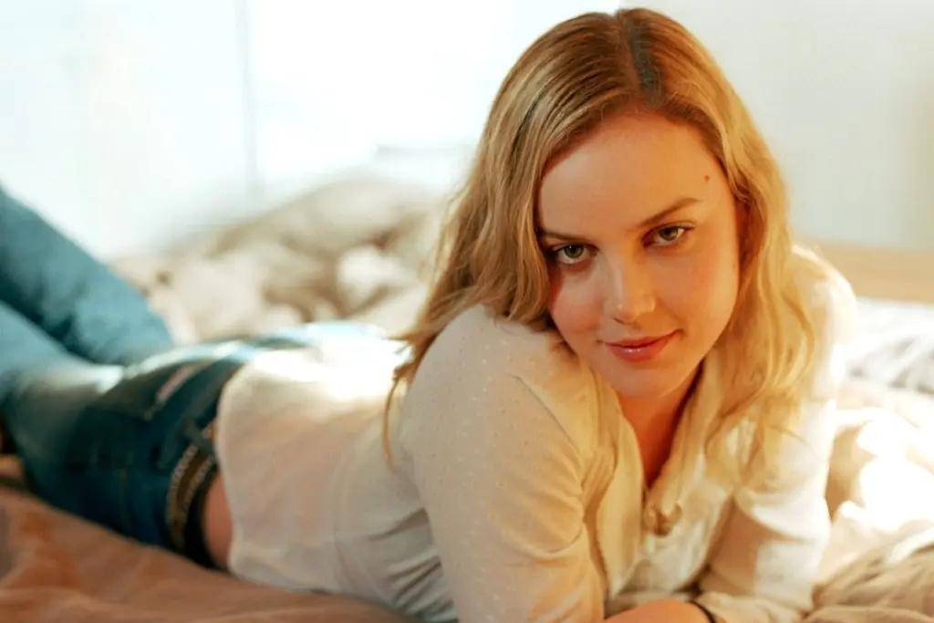 澳洲第一美女的3部r级大尺度作品分享,女主颜值爆表