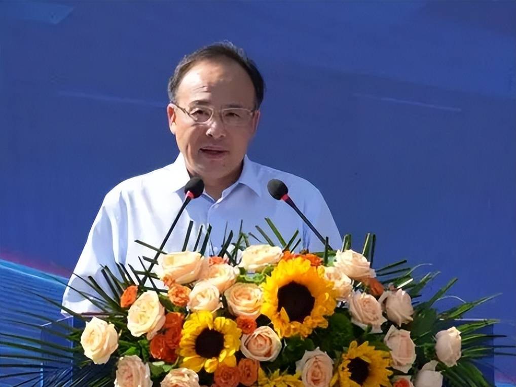 新乡市人工智能产业园揭牌仪式圆满完成丨传鼎智能成功