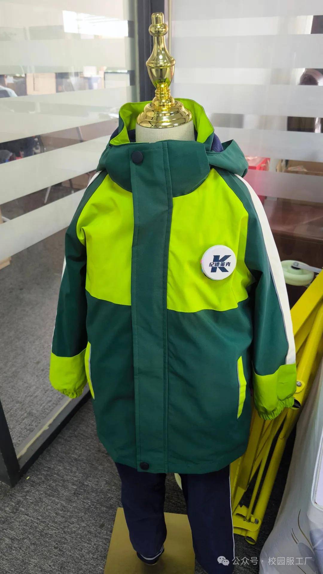校服厂家与技术创新：引入新技术提升校服品质
