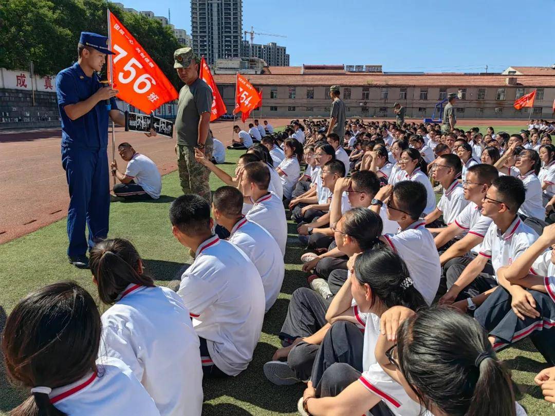 长治消防以新生军训为契机开展消防安全知识"进军训"活动