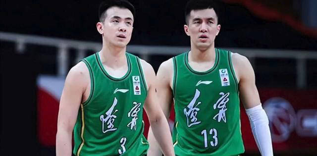 郭艾伦与赵继伟的深情互动:希望你健康快乐_辽篮_祝福_辽宁