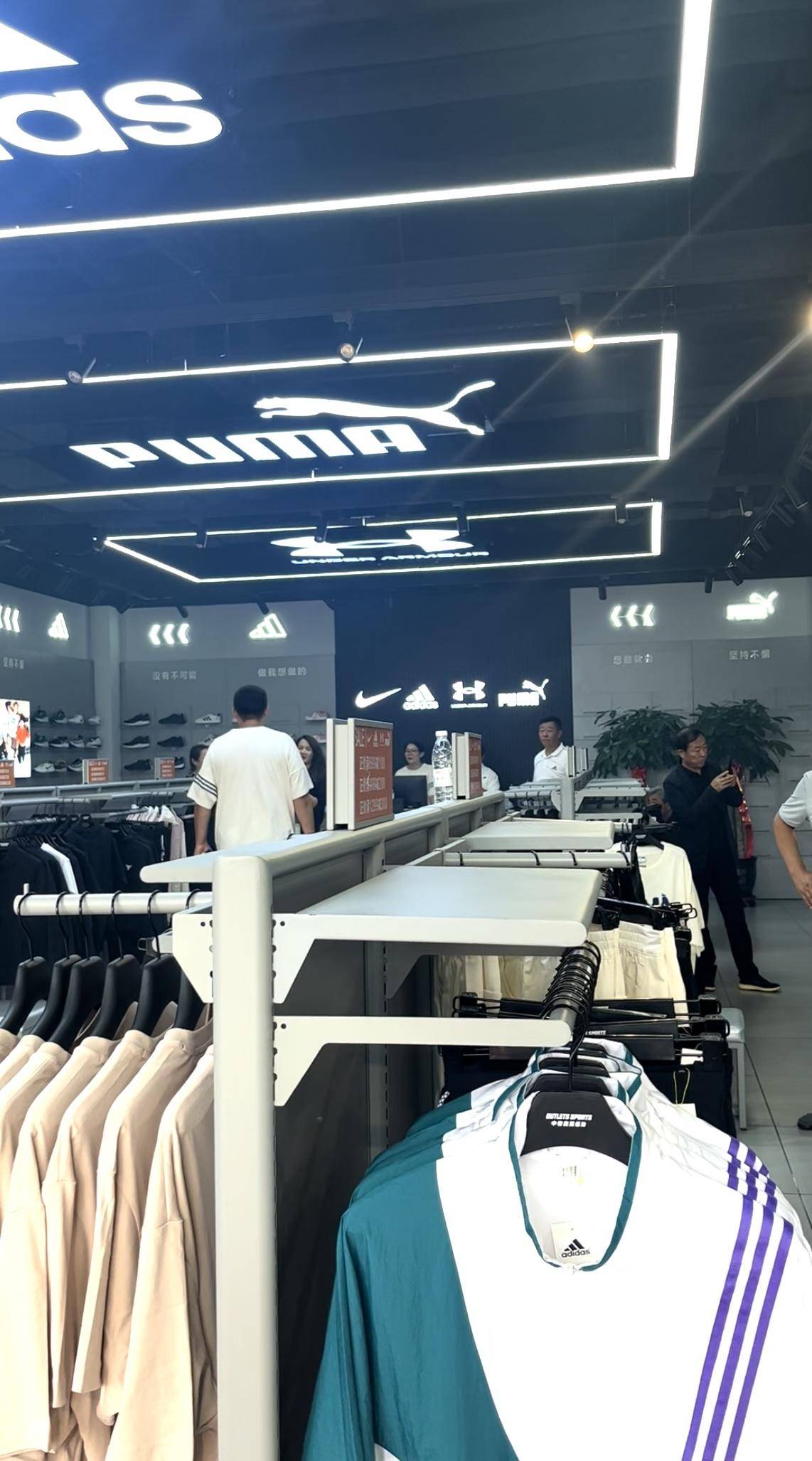 运动品牌创业指南:阿迪耐克折扣店的营销策略