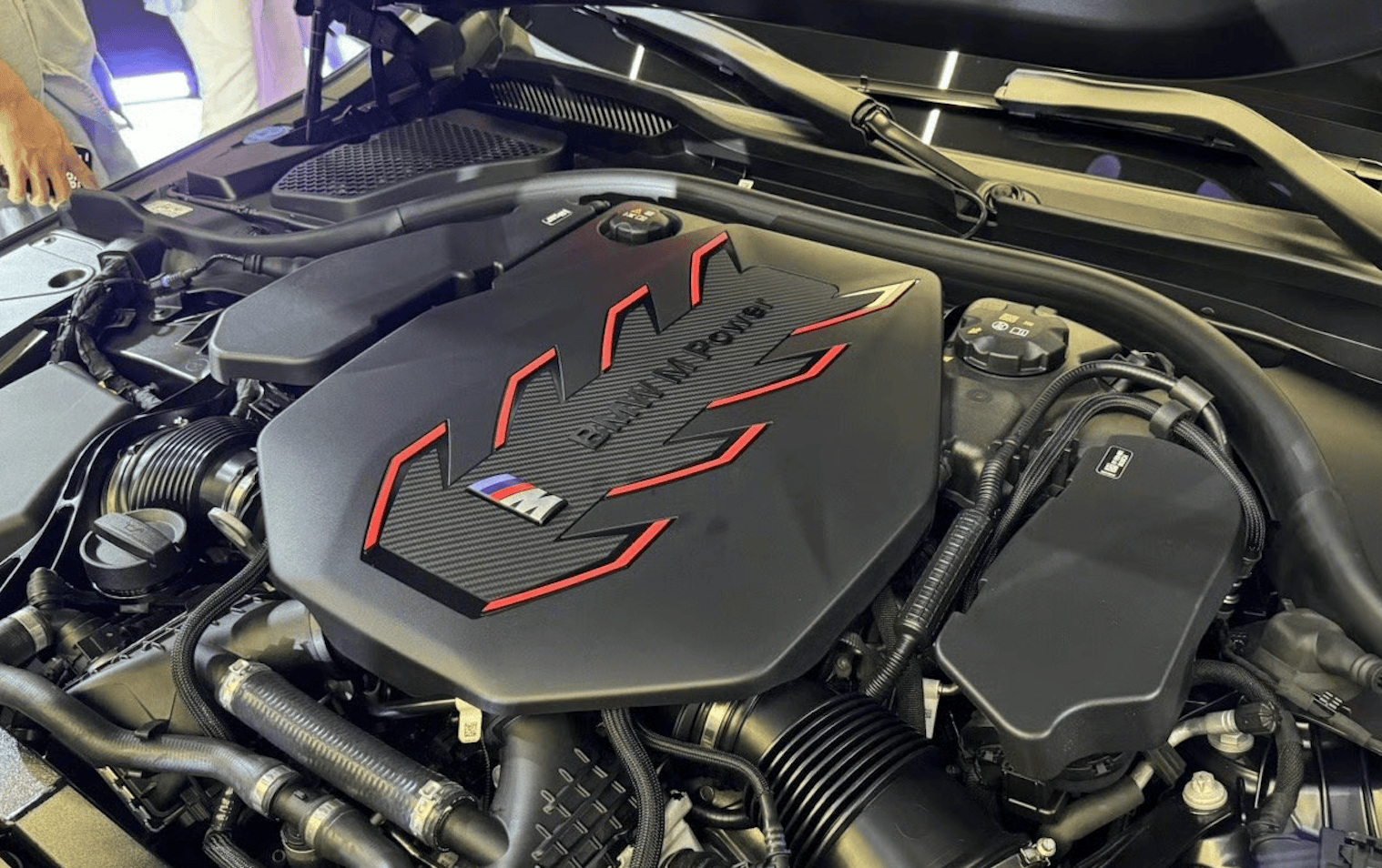 成都车展 | 全新宝马m5亮相,4.4t v8发动机首次加电,动力够强劲!