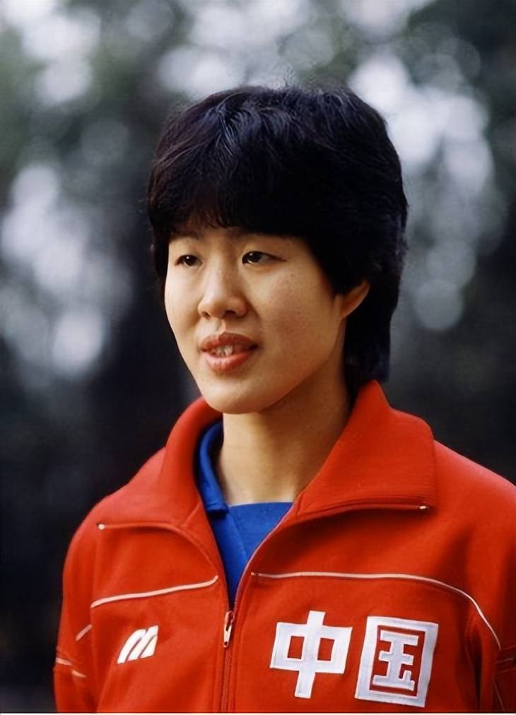 被嘲"医美失败"的郎平,却穿出了运动员"女将"的时尚感!