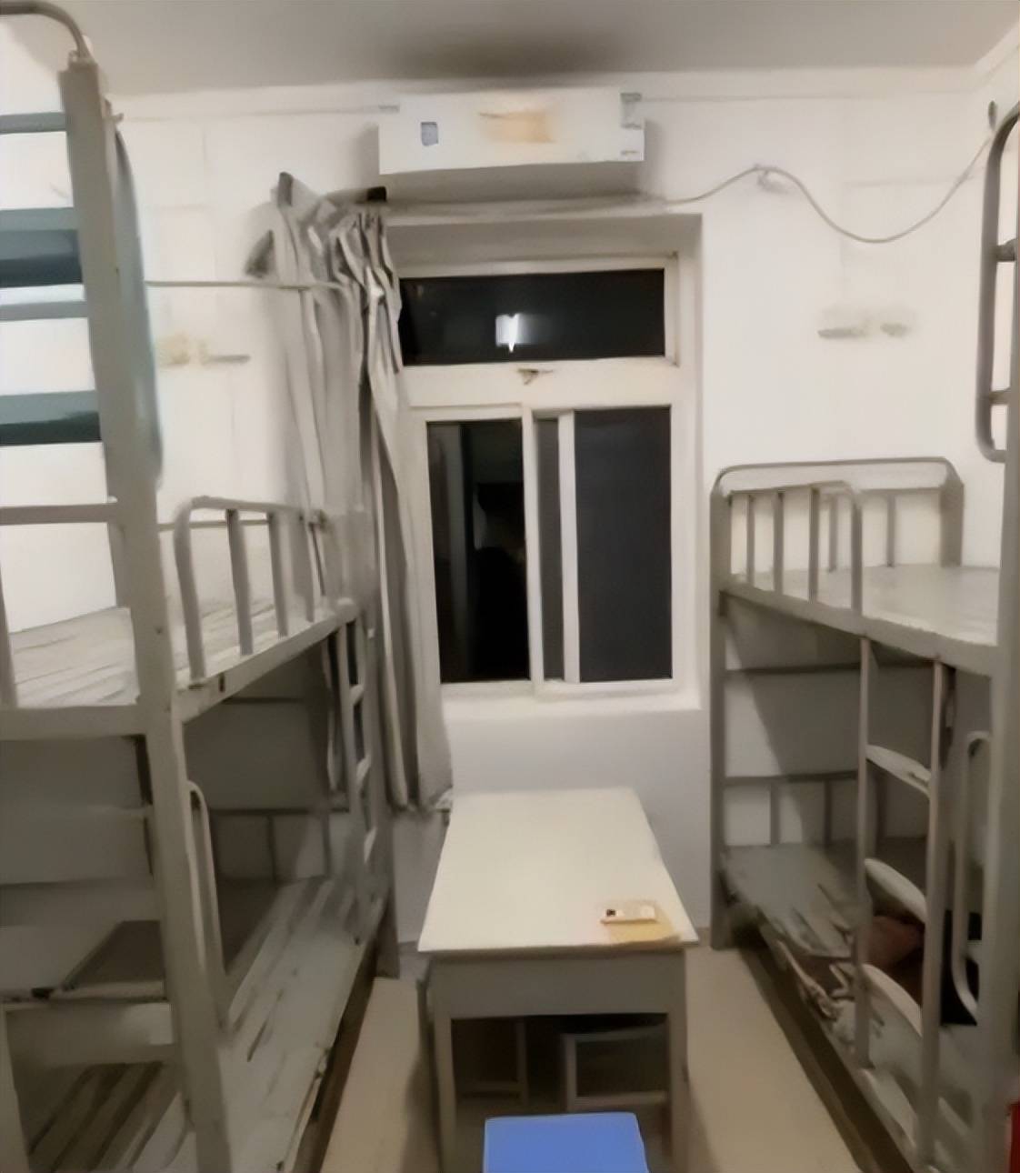 新生吐槽北师大住宿条件不好想退学!网友:以前更不好_宿舍_大学_高校