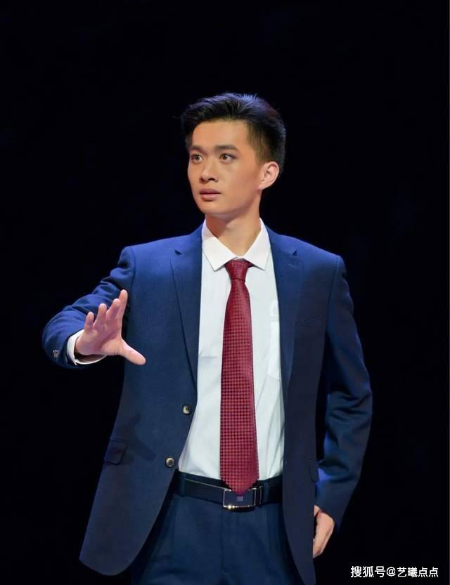 越剧舞台,四位当红"新生代"演员,谁是最美花旦,最帅小生?