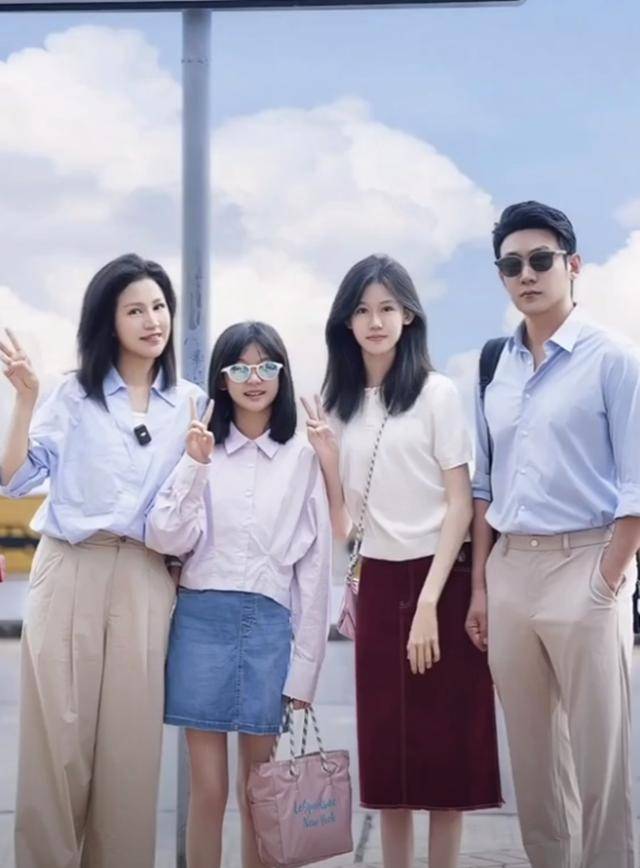 度假的陆毅,还带着家人去拜访了录制《披荆斩棘》时结识的好友关智斌