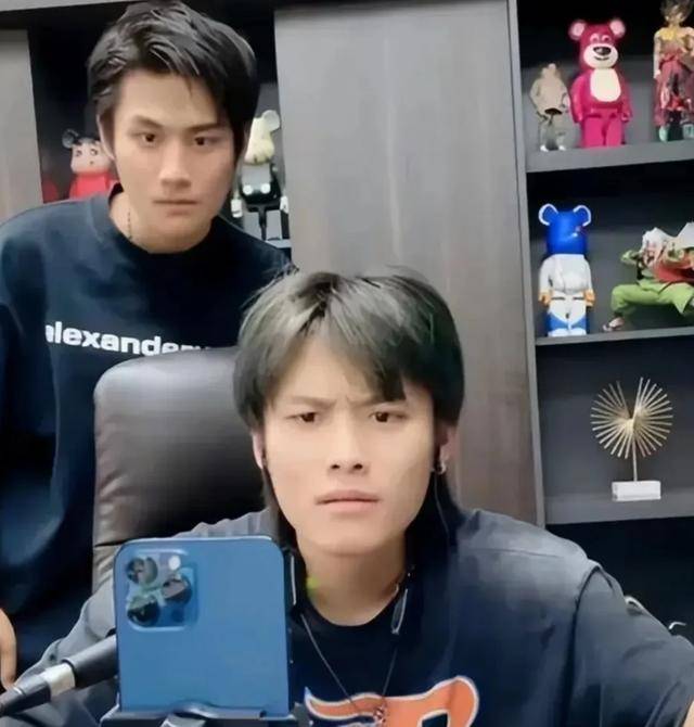 辛巴和三只羊直播带货起冲突，小杨哥账号一个月掉粉超70万！-辛巴和小鹿