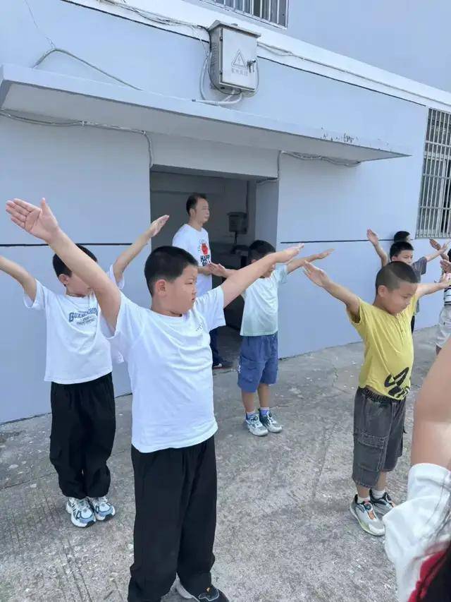 泰州市大冯中心小学图片