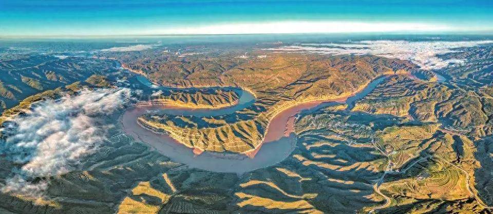 偏关县黄河老牛湾景区:吸引各地游人到此观赏