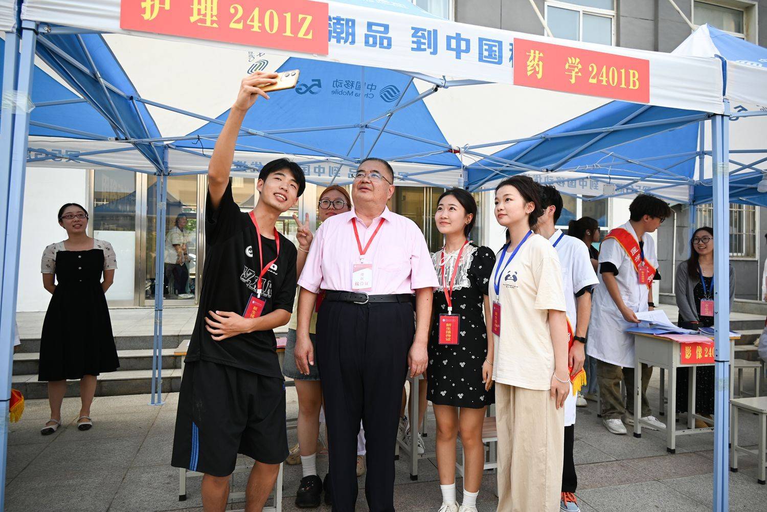 黄淮学院2024级新生报到掠影