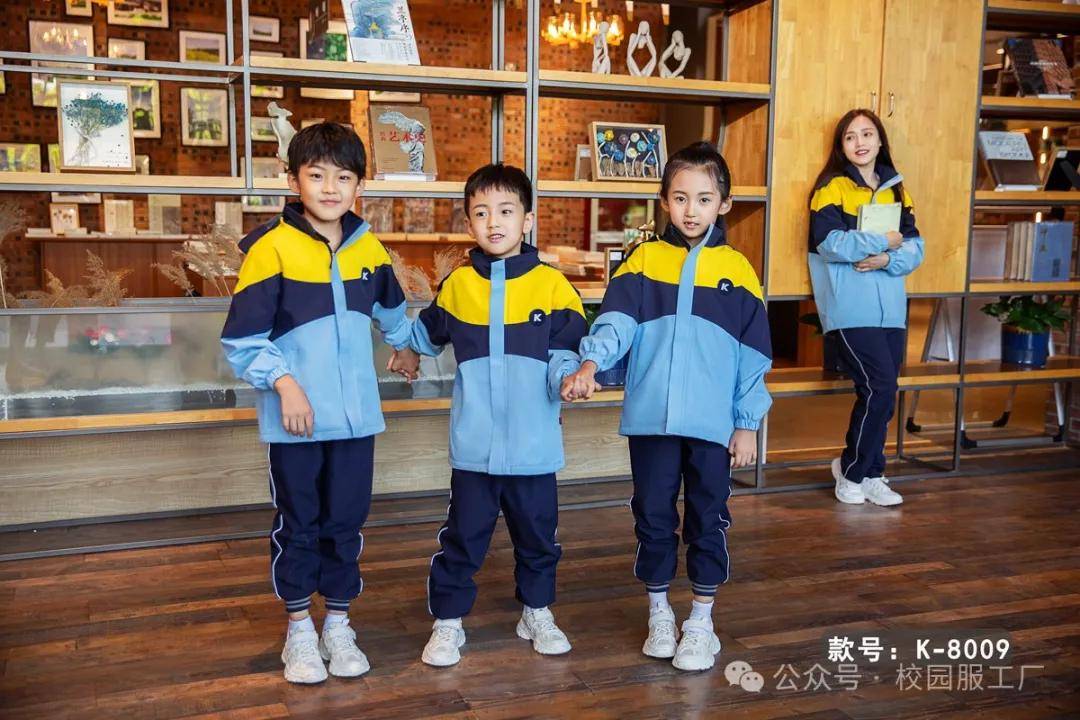 时尚与实用并存：现代校服设计的新趋势