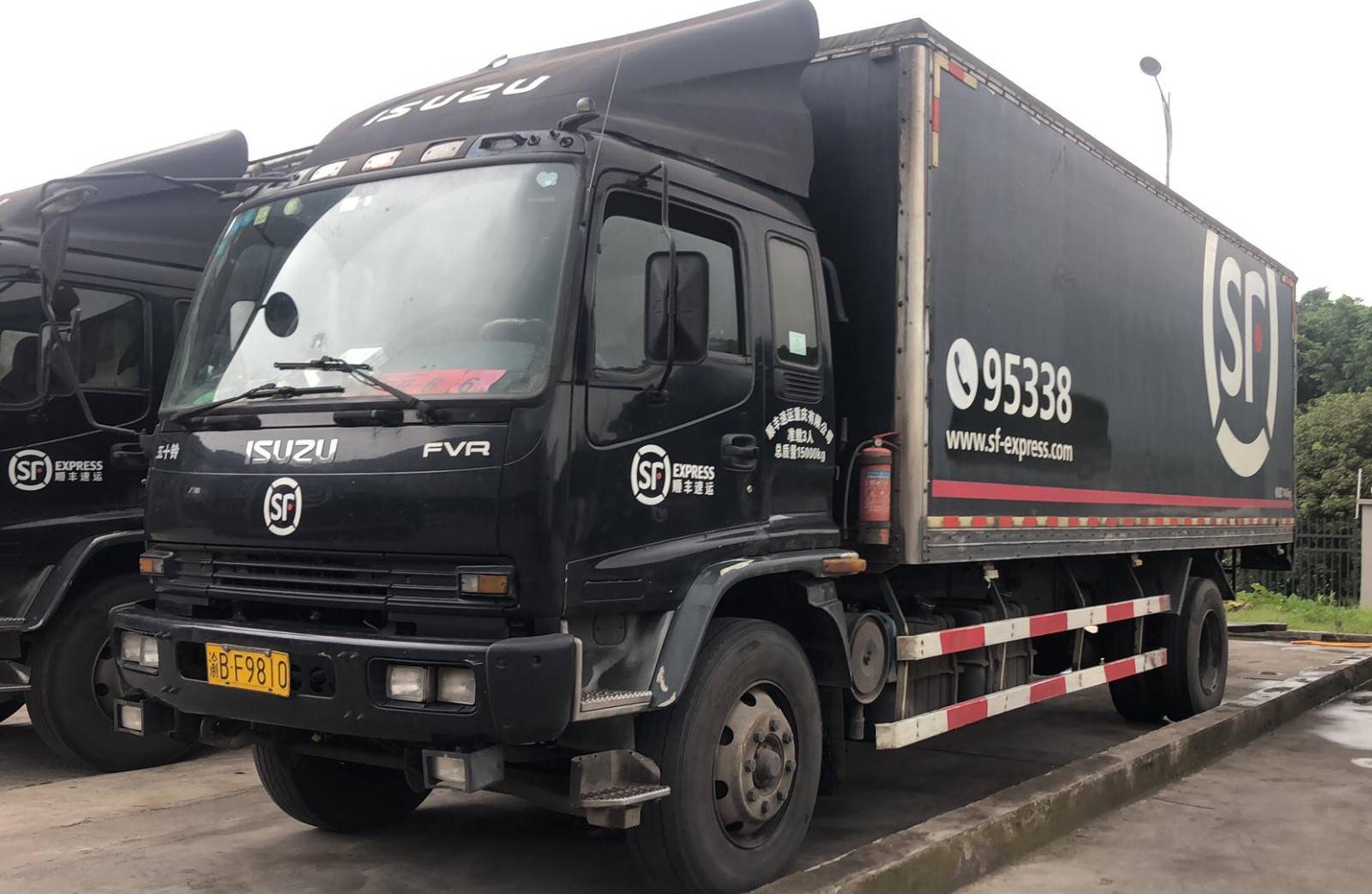 顺丰速运淘汰二手车辆盛大拍卖,物流神器待您领航!