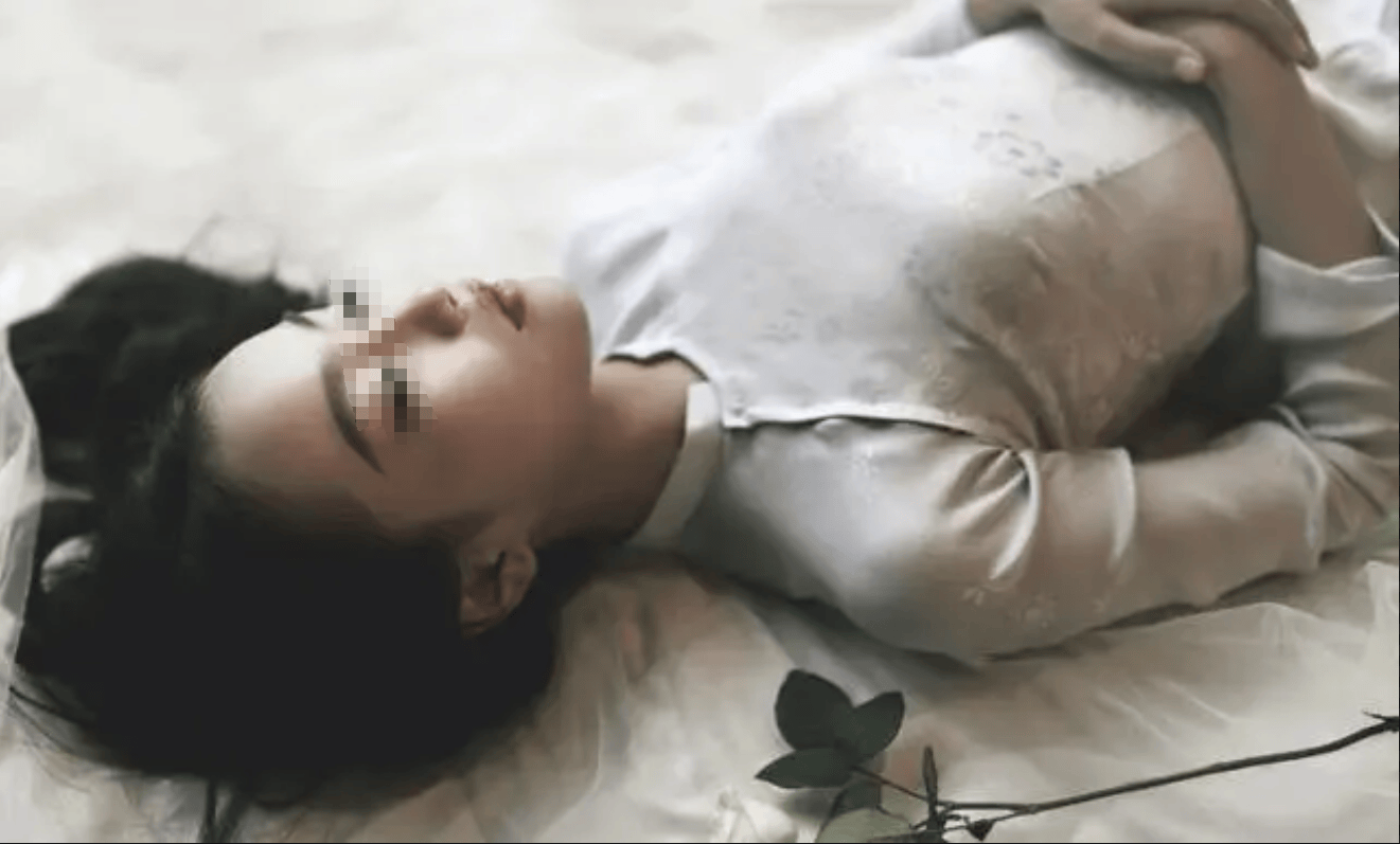 虚构:我是火葬场烧尸人,一遇到青春貌美的女尸,我都会特别留心