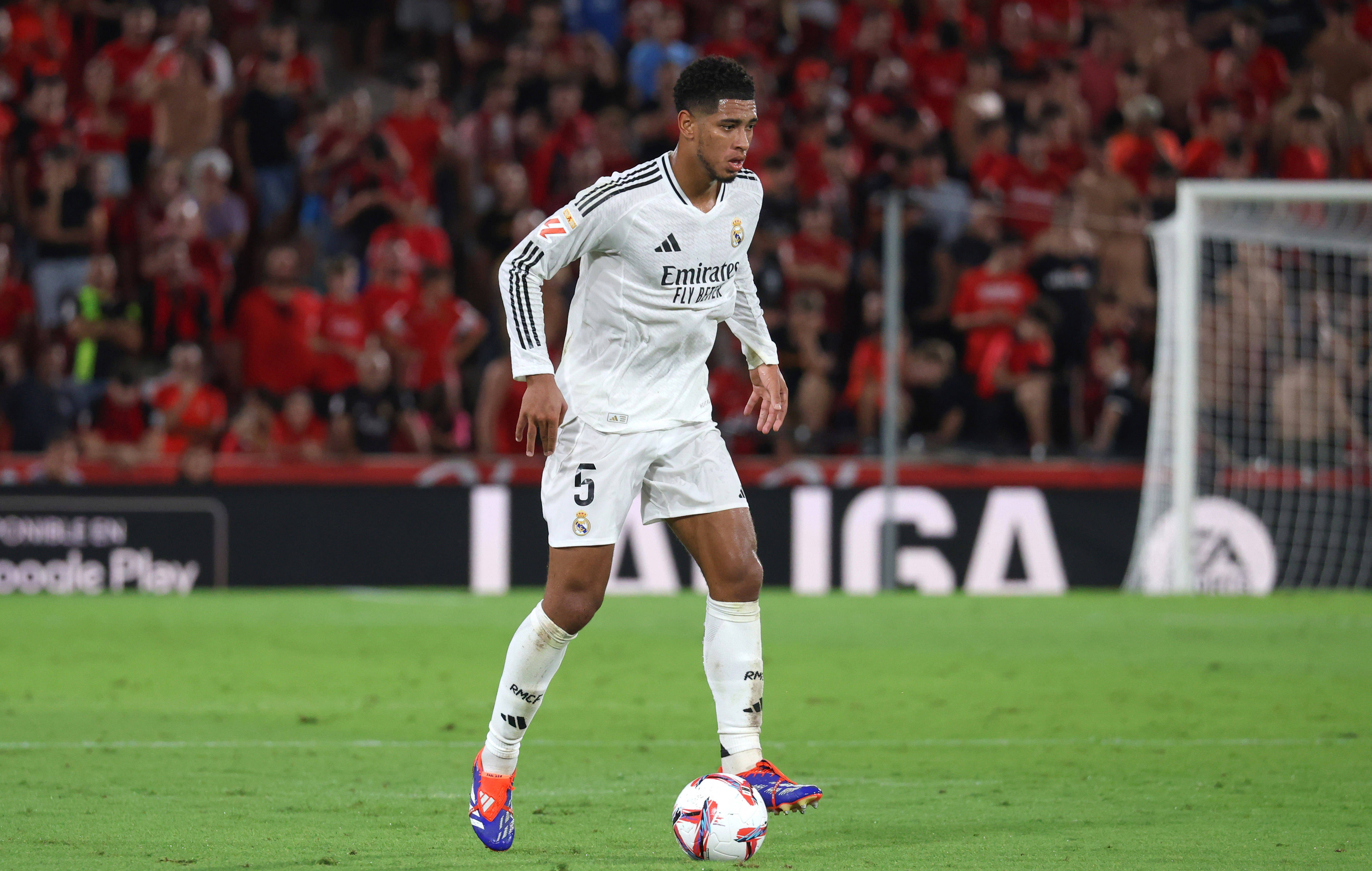 9人皇马主场0-2溃败，库尔图瓦遭戏耍，卡牌裁判7场罚8红