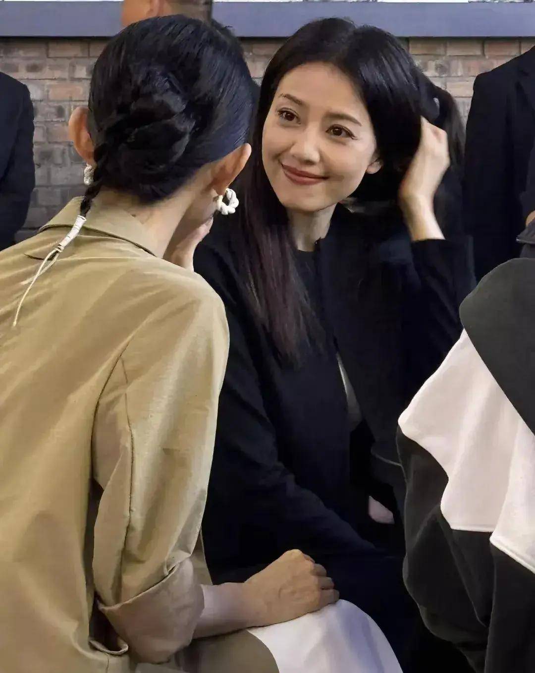 原创这是高圆圆生图很有年龄感嫁给赵又廷10年后走上另一条路