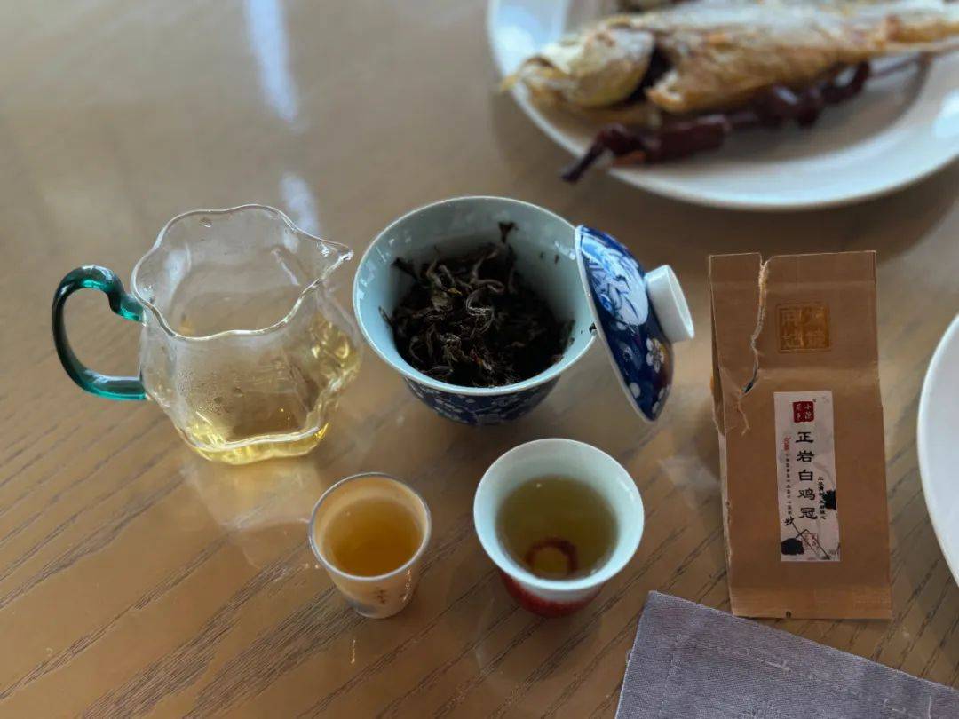 原创
            50块一斤的岩茶能喝吗？我专门买了一份，现场试喝给你看