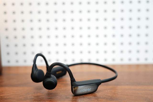 科技助听新选择:zdeer骨传导助听器,无障碍沟通新伴侣