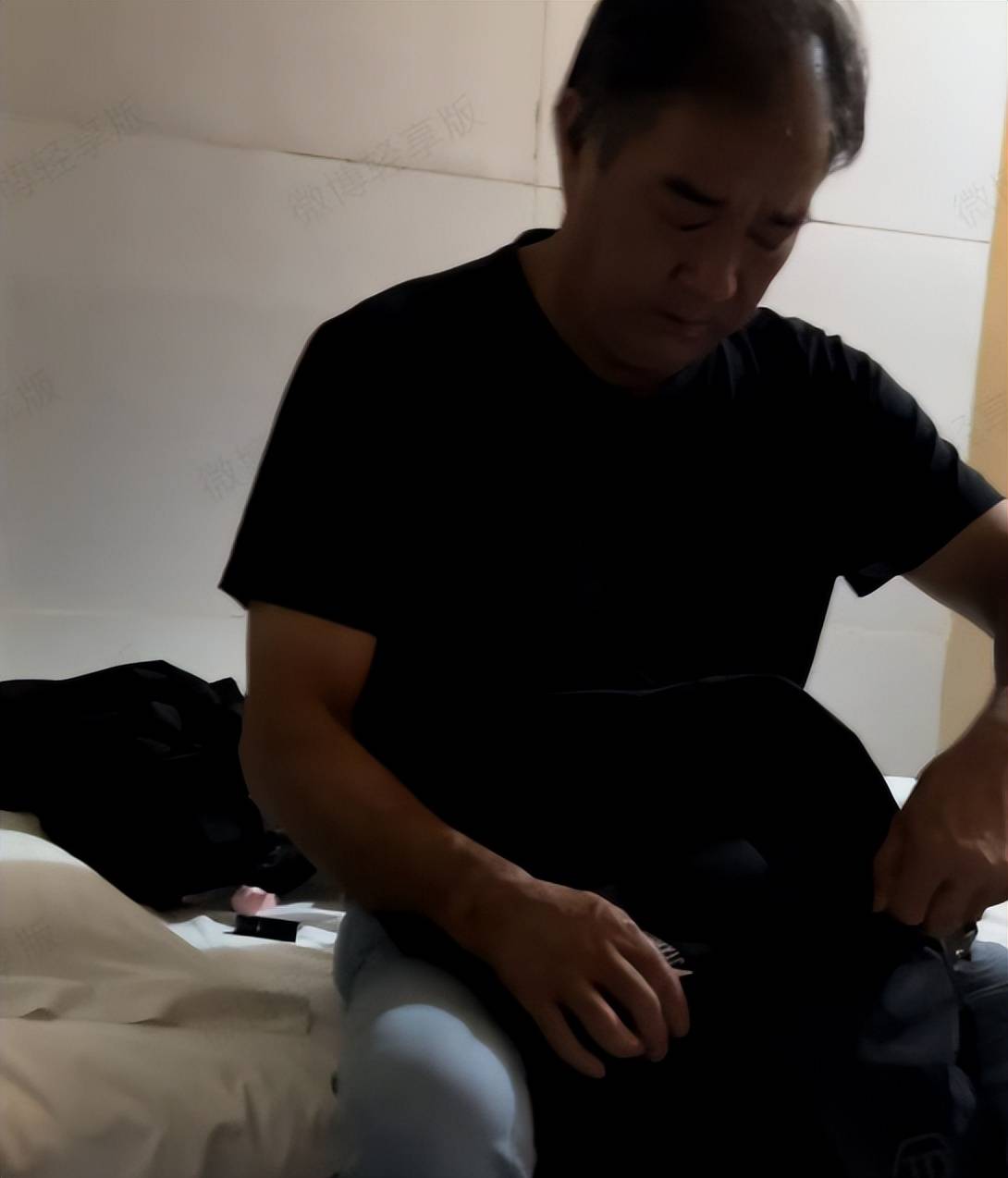 毁三观!男子陪韩国中年男子一晚获3000韩元小费,结果发现价值16元_搜狐网