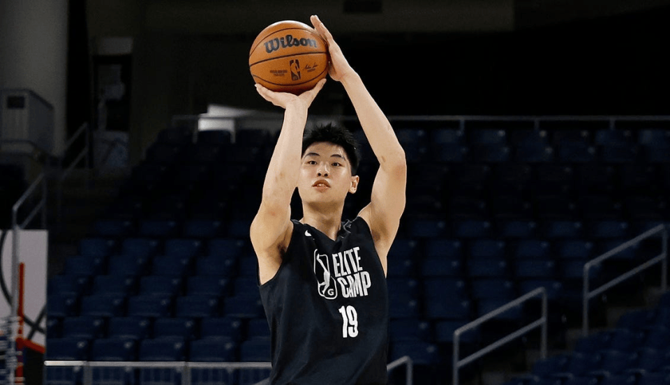 原创            篮网官宣签约！崔永熙获两年双向合同 成第7位登陆NBA中国球员-篮网官宣最新签约名单