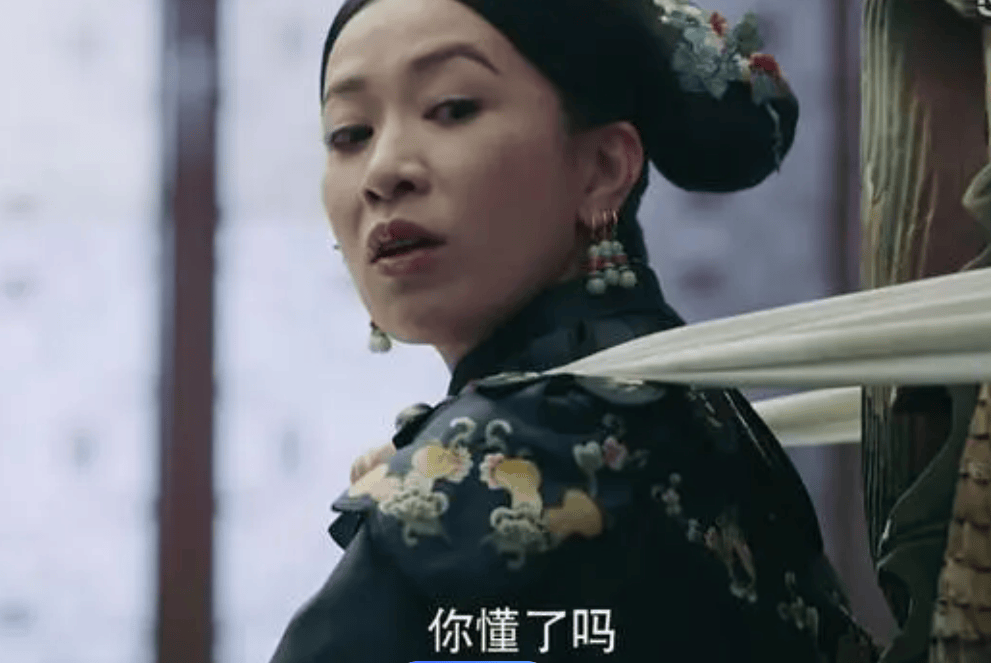 佘诗曼仍活跃在娱乐圈中,在古装剧《延禧攻略》中,她饰演的反派娴妃一