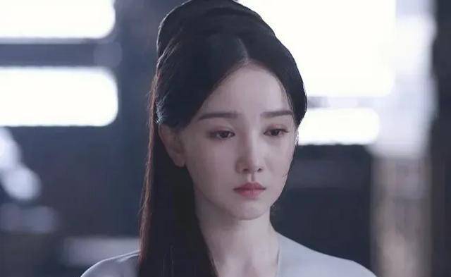 周依然资源逆天，合作过檀健次、井柏然、于适，演一部扑一部_都得_都大_长相