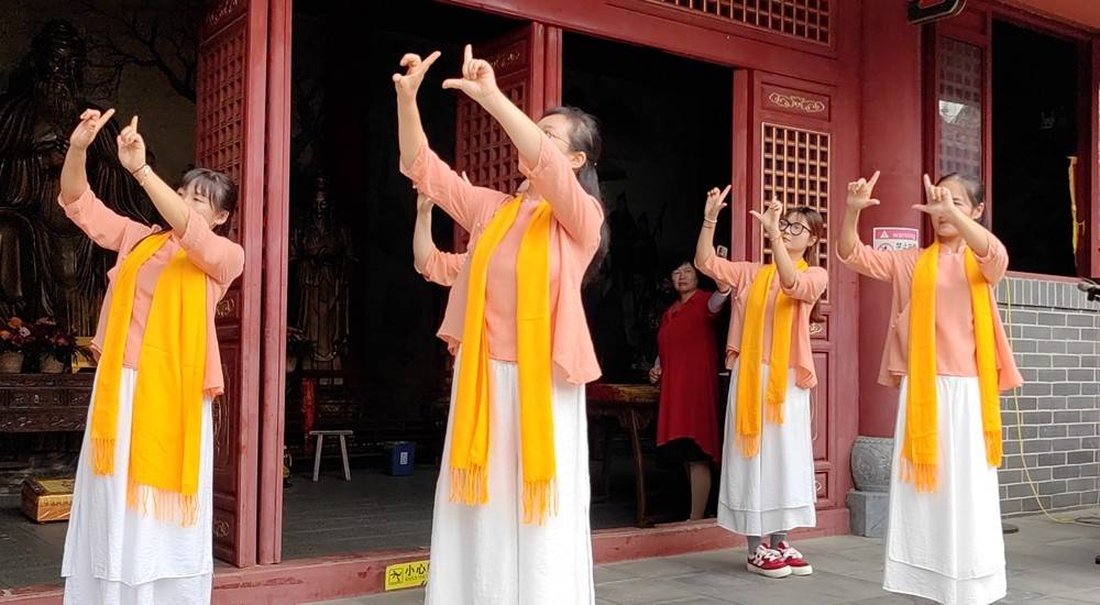 纪念孔子诞辰2575周年活动在孔子书院举行-2020孔子诞辰纪念日是哪一天