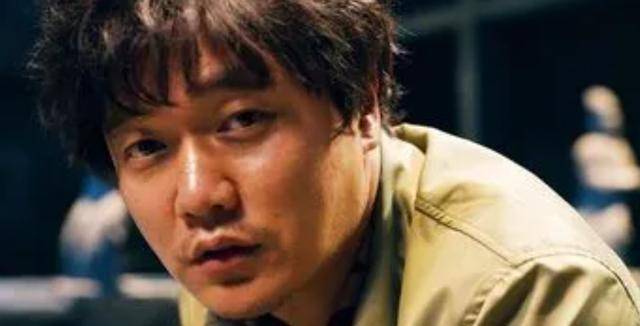 看到赵丽颖身边的肖央后,才明白筷子兄弟为何解散,刘德华说对了