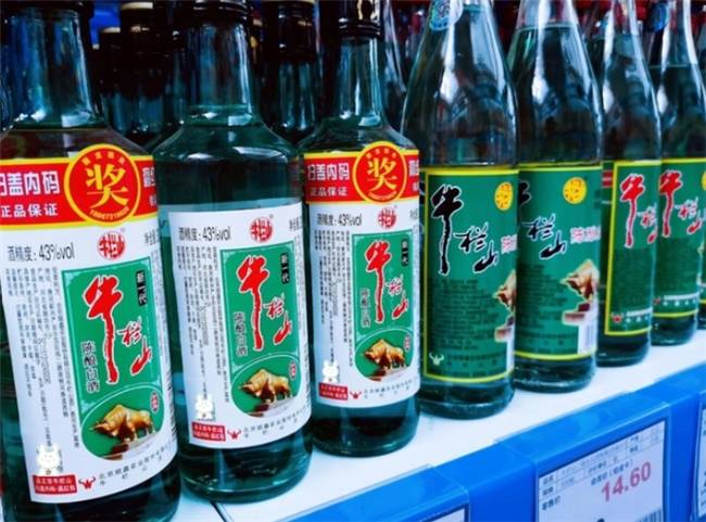 蒙巴汉纯粮白酒的价格(蒙巴汉尊享白酒42度价格)