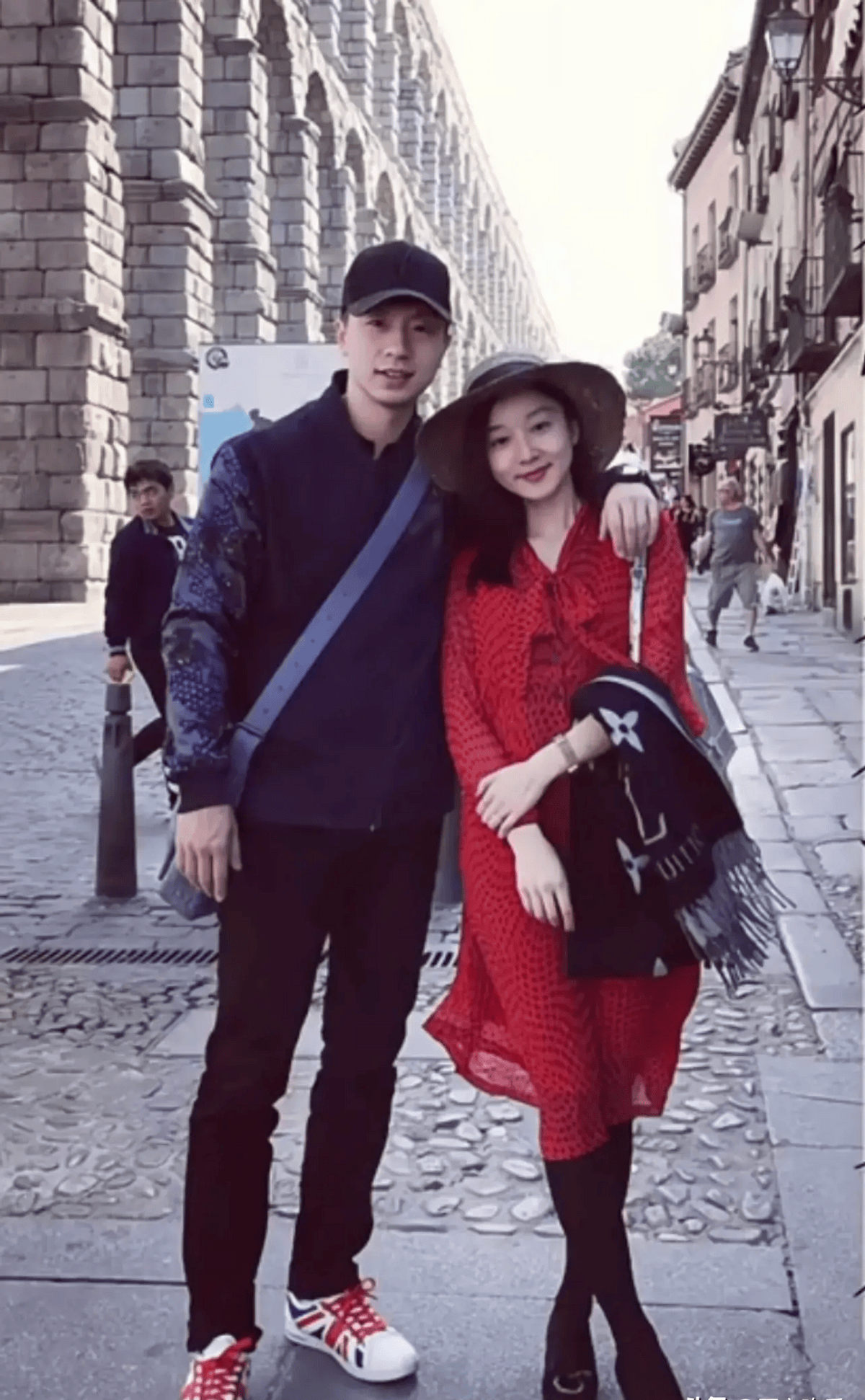 马龙妻子因为长得美火了,相比之前的模样,如今的气质判若两人