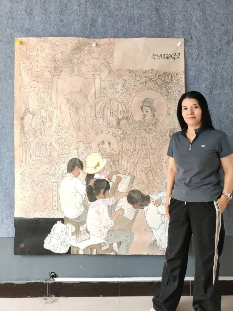 她是中国美术家协会会员,中国工笔画协会会员,中国女画家协会会员