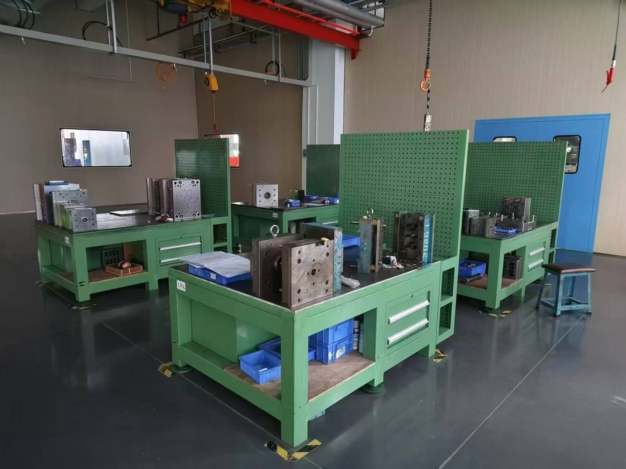 钢板钳工工作台