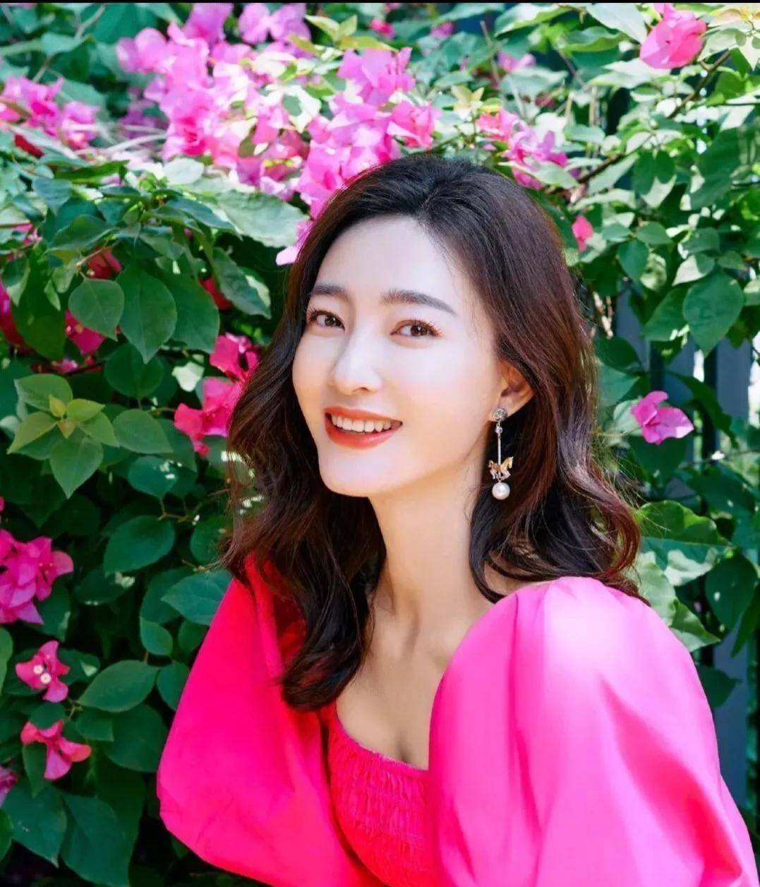 王丽坤与他同居8年,把最好的青春都给了他,他却转身与别人结婚_乔振宇