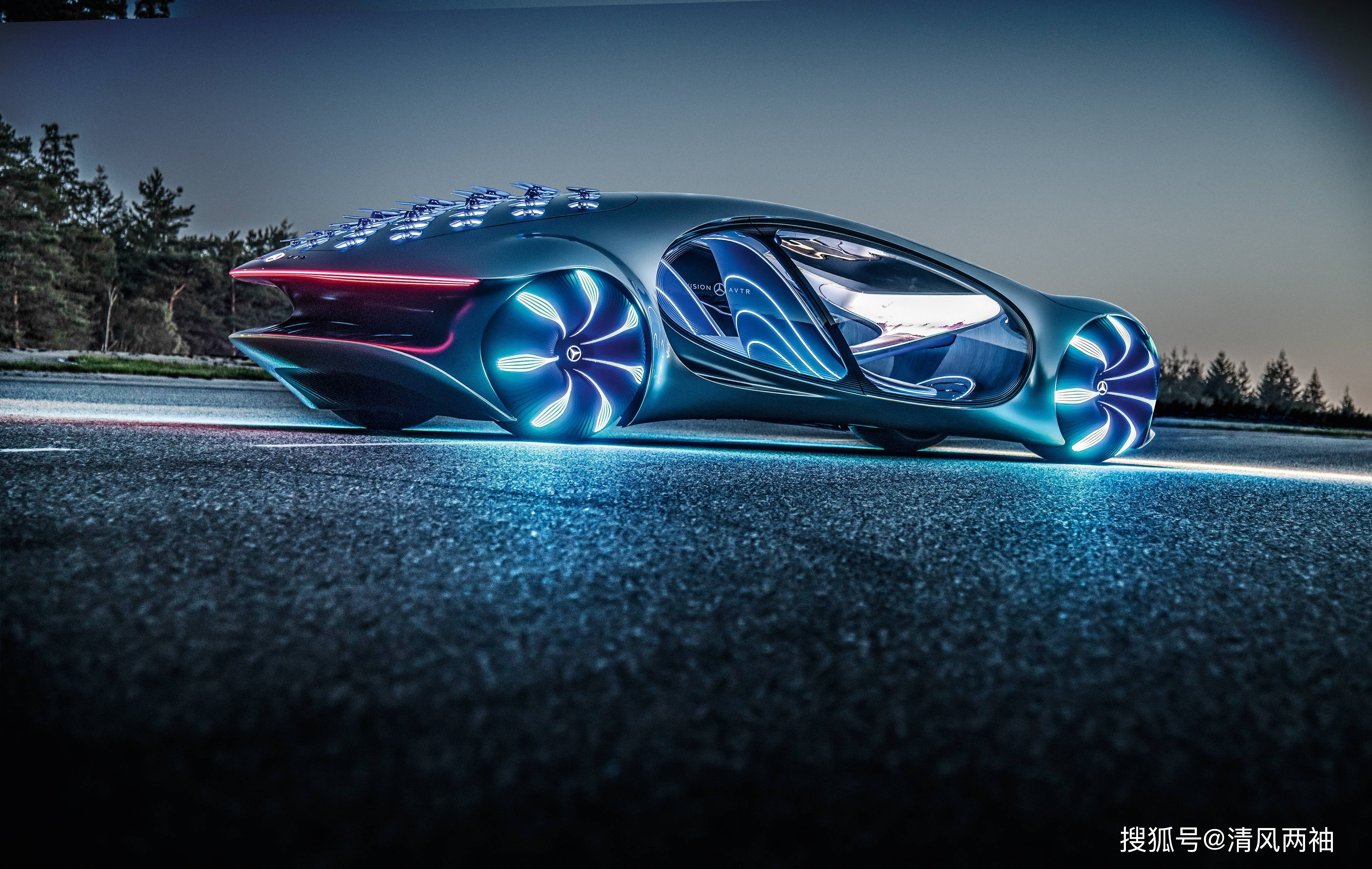 再来说说智能驾驶汽车,这可是个科技感十足的选择