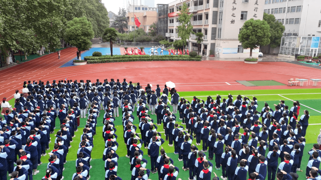 南京市第五十中学校服图片