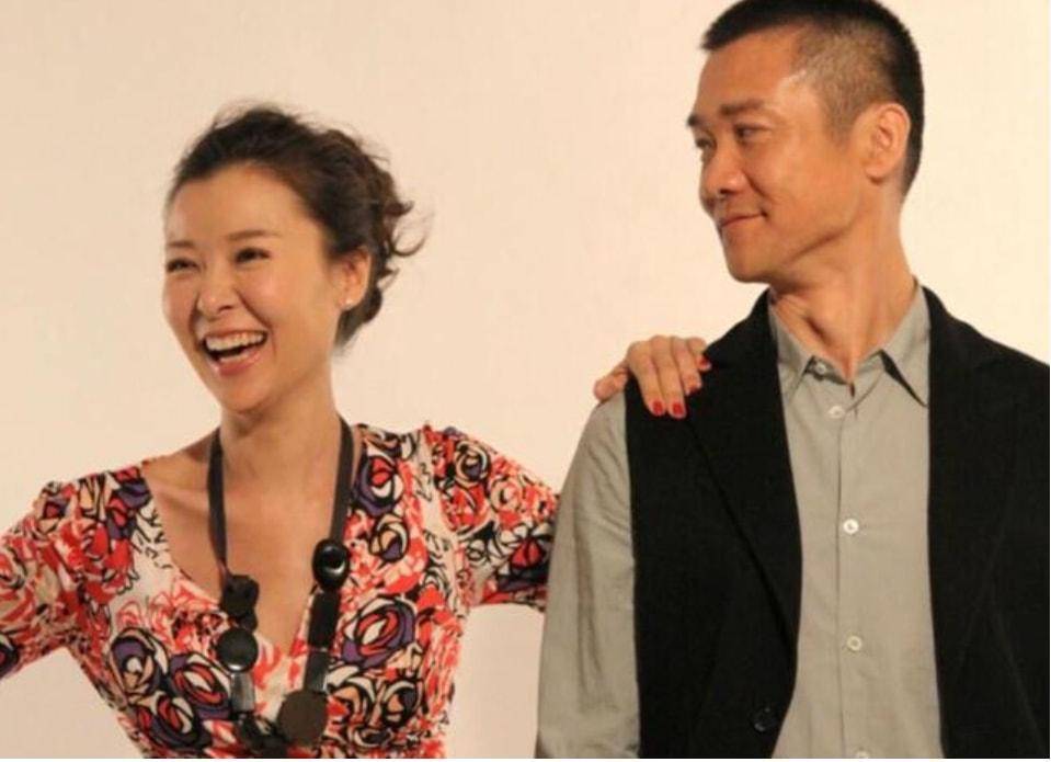 与孔琳同居,和柯蓝恋爱,如今却悄悄娶圈外人,他才是人间清醒