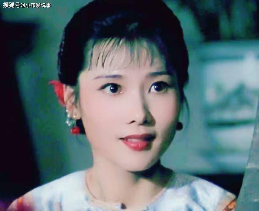 她是"江南美人"何赛飞:父亲为了她终身没娶,嫁给初恋被宠爱几十年!