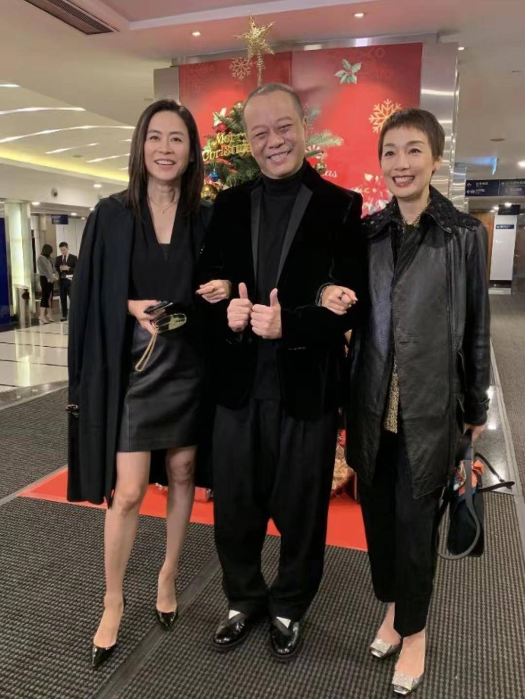 老牌港星扎堆嫁女!汤镇业女儿是大美人,李司棋女儿3婚嫁外国人