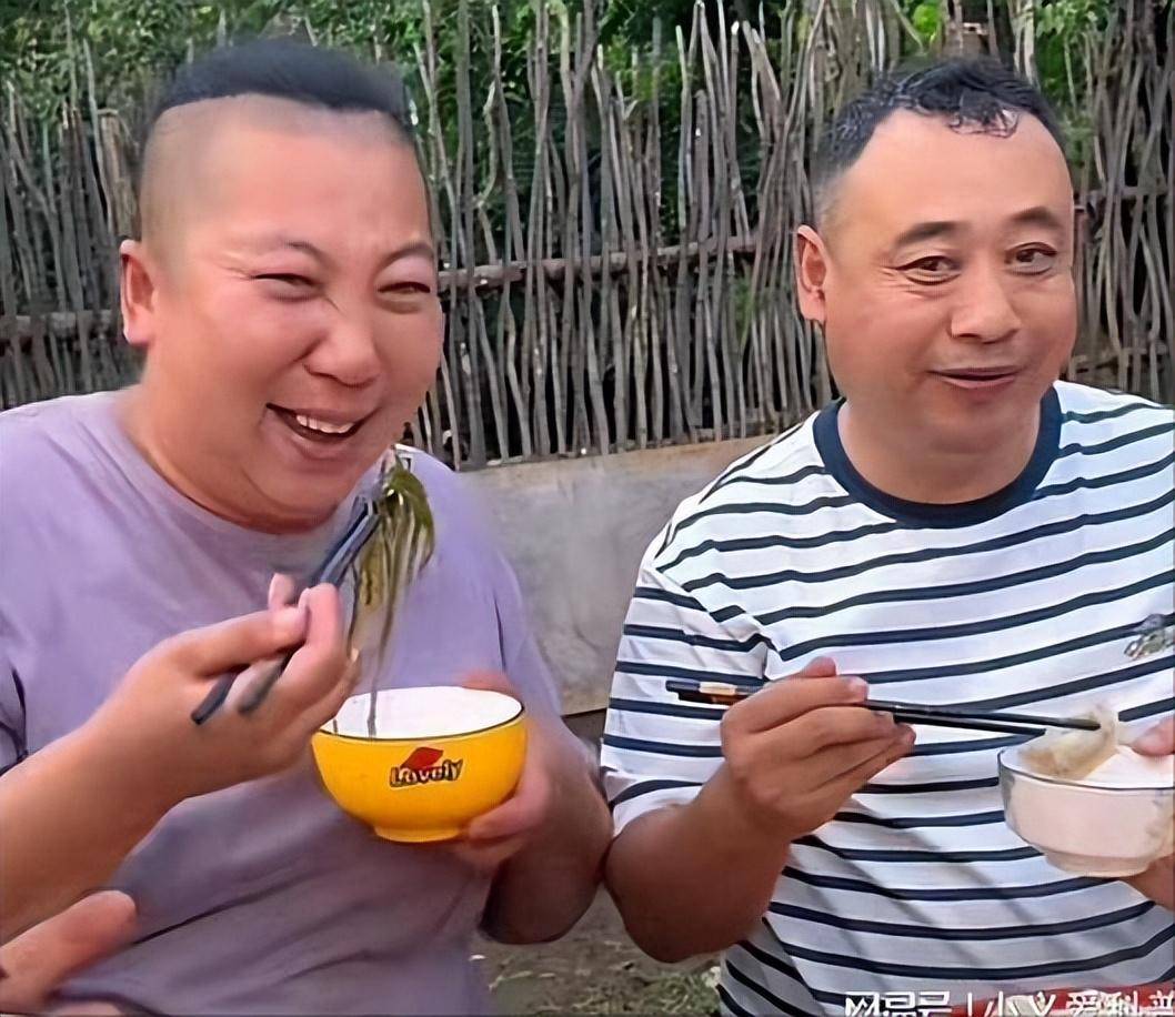 在家不干活、手上不离ad钙奶，雨姐背后的男人老蒯，另有三重身份_视频_东北_生活