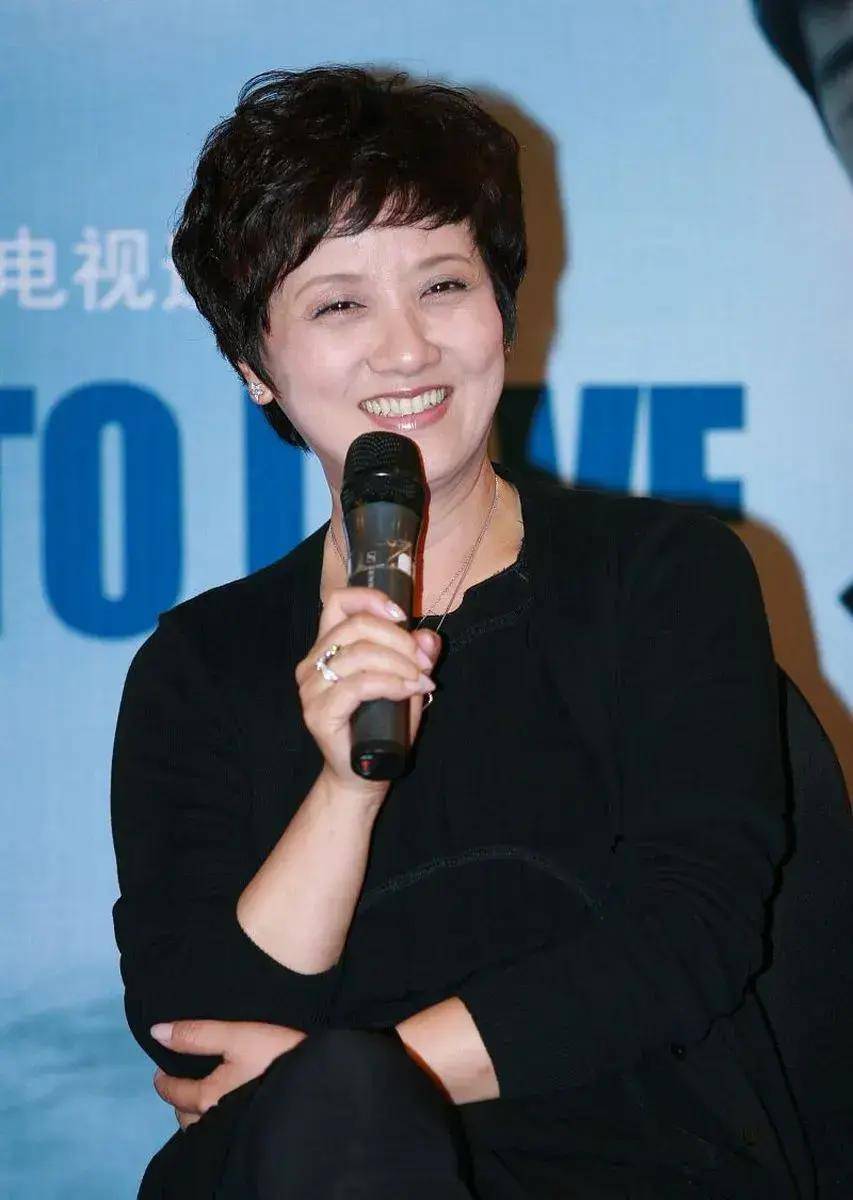 万万没想到,65岁"丁克"一辈子的邓婕,最终成了人生赢家