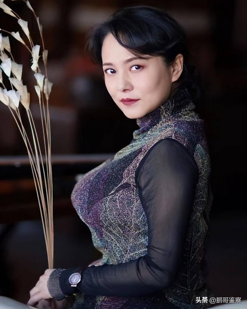 武晔:她是《雍正王朝》的郑春华,更是胸围超过柳岩的女神!_观众们_角色_演艺事业