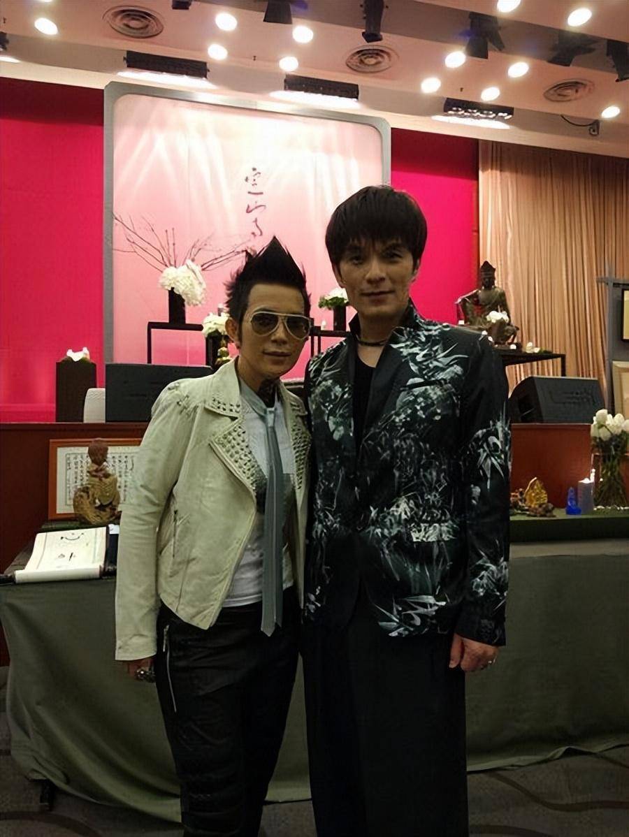 男女通吃,一张满脸胡茬的照片,彻底撕下了潘美辰的遮羞布