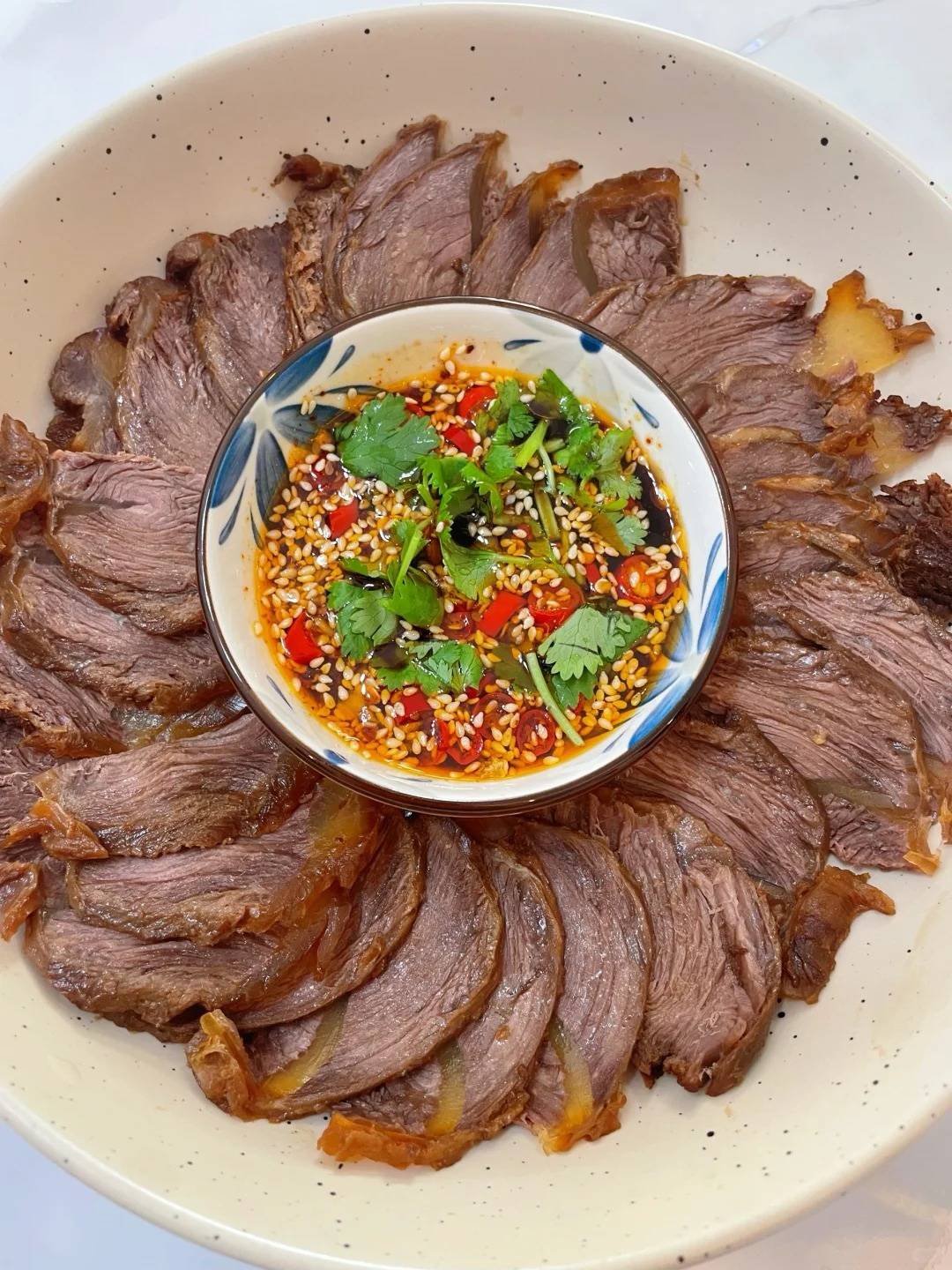好吃到舔手指,舌尖上的酱牛肉,一口下去尽是满足!