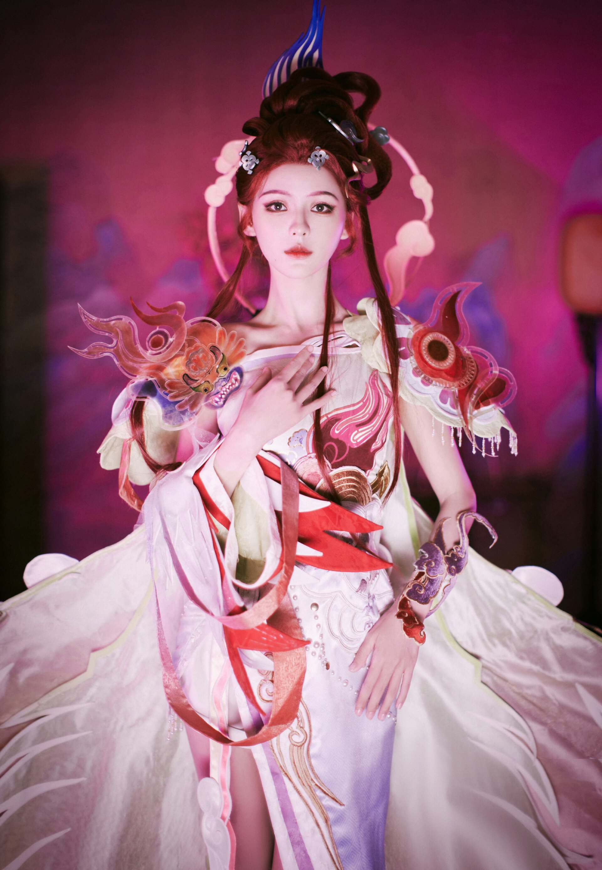 张予曦cos芈月,身穿粉色纱裙,造型还原,和杨玉环造型可以媲美