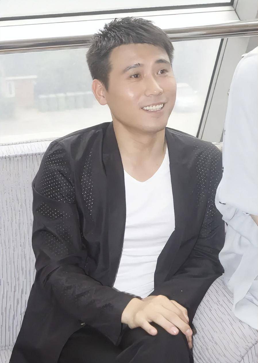 "星二代"李乃文,多年来不温不火,与颜丙燕无缘分,49岁仍单身