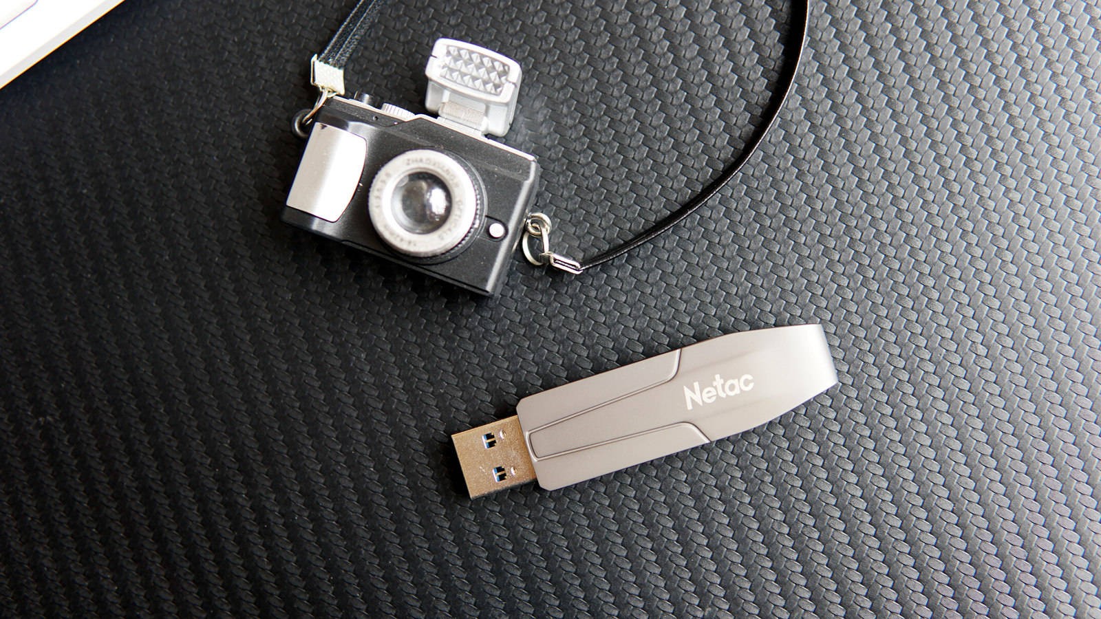 多场景应用下的速度与激情，朗科（Netac）1TB USB3.2 超疾速固态U盘！