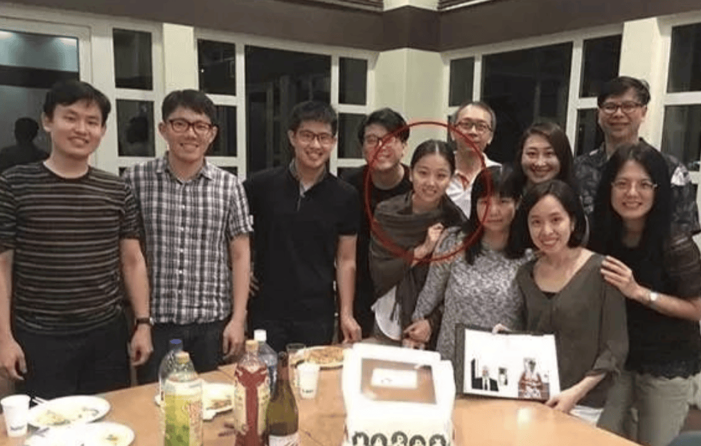 《还珠格格》小鸽子:成名后移居新加坡,31岁削发为尼