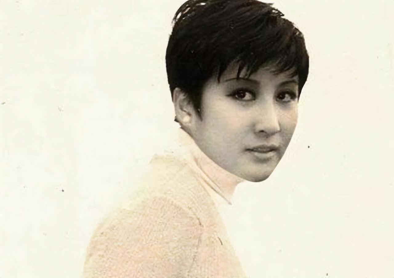 传奇女星丁佩:她是向华强前妻,李小龙之死让她背负万人唾骂