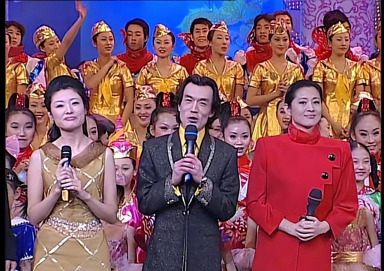 "主持人得有独特的个性",带头打破了主持人"高高在上"的形象