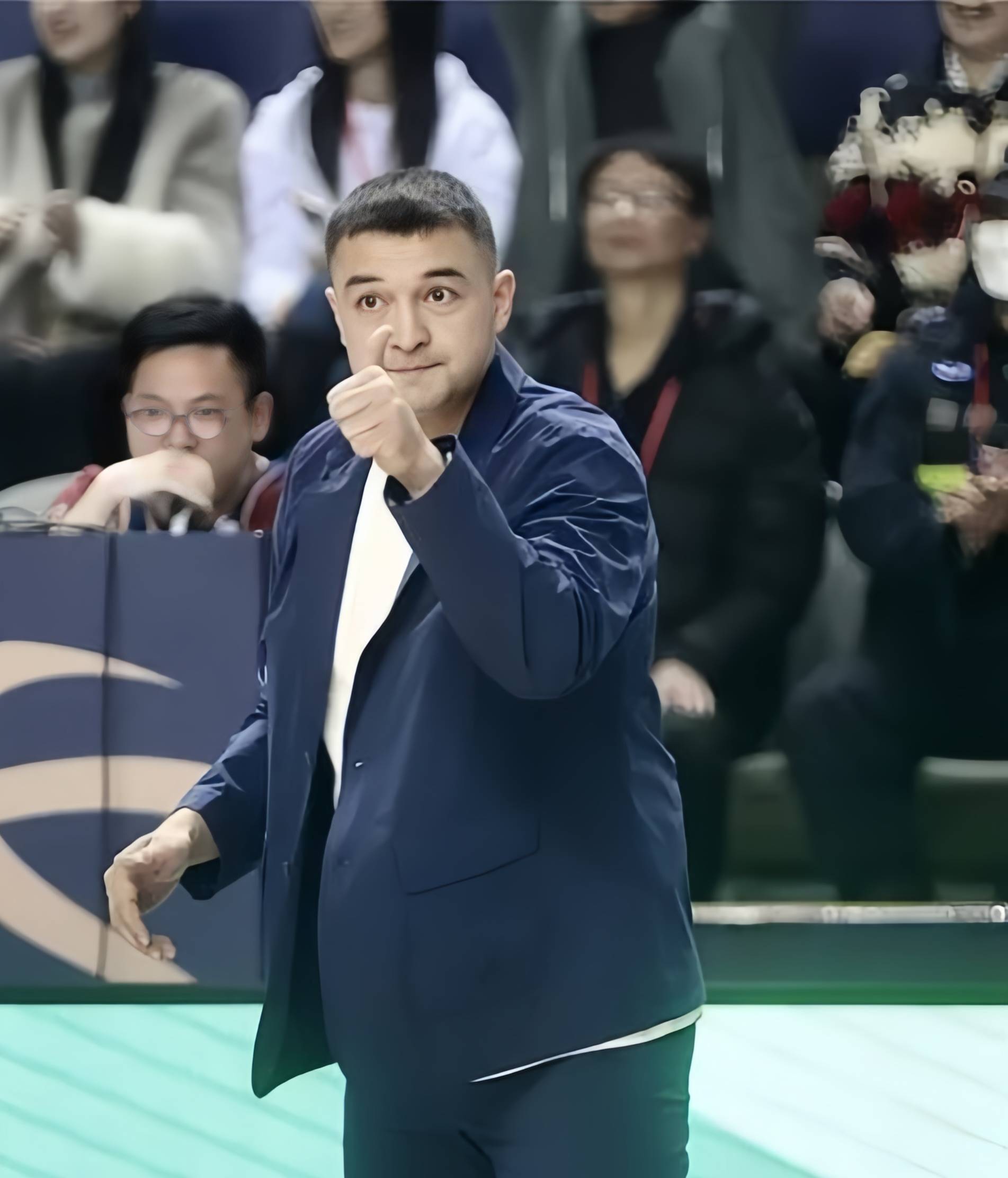 西热力江周鹏的下课代表了什么?